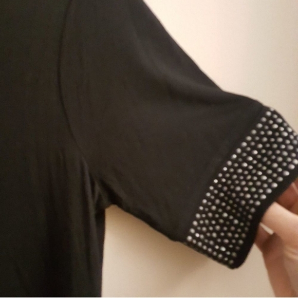 ROSE AND OLIVE Hi/Lo Pullover Top with Studded Hem and Sleeve Cuffs sz S - Picture 3 of 7